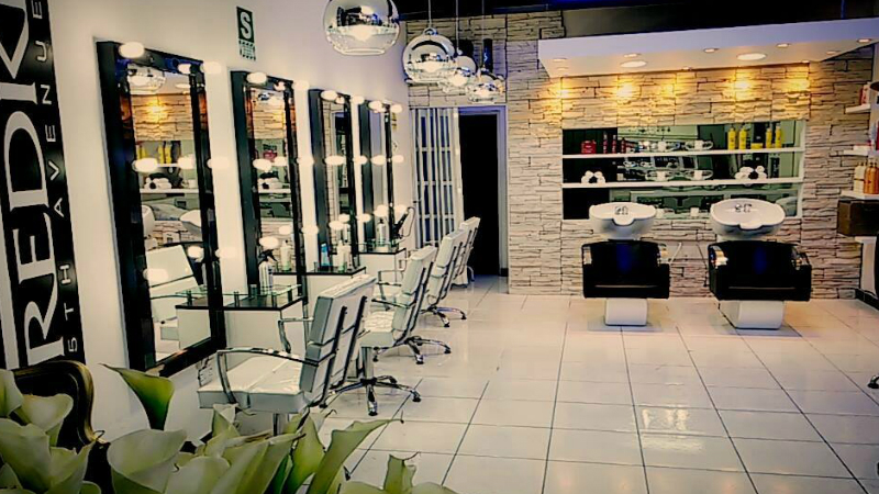 Salón de belleza (beauty shop) Salon Y Spa En Lima – Friseur
